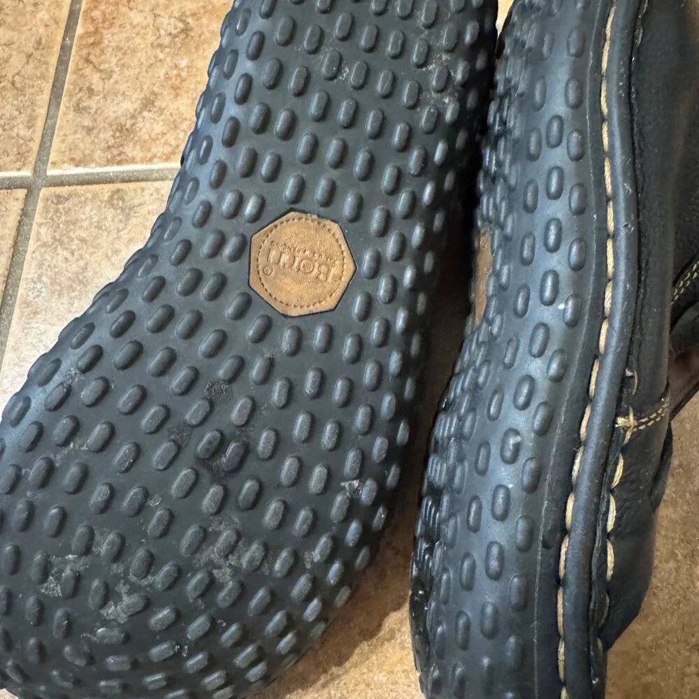 Born Tasseled Black Leather Slip On Clog Shoes - Picture 9 of 9